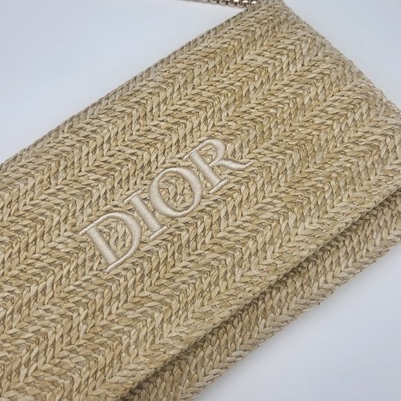 Brand new authentic Dior raffia wicker summer pouch from Dior Beauty - Picture 4 of 17